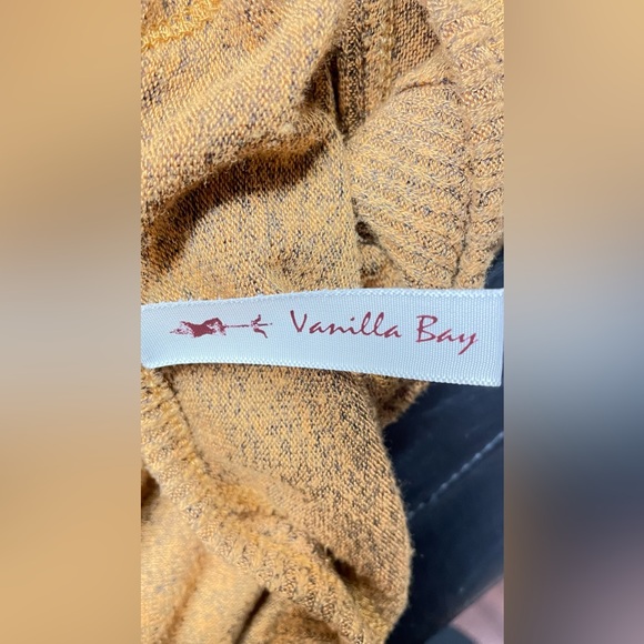 Vanilla Bay over size sweater - Picture 2 of 6